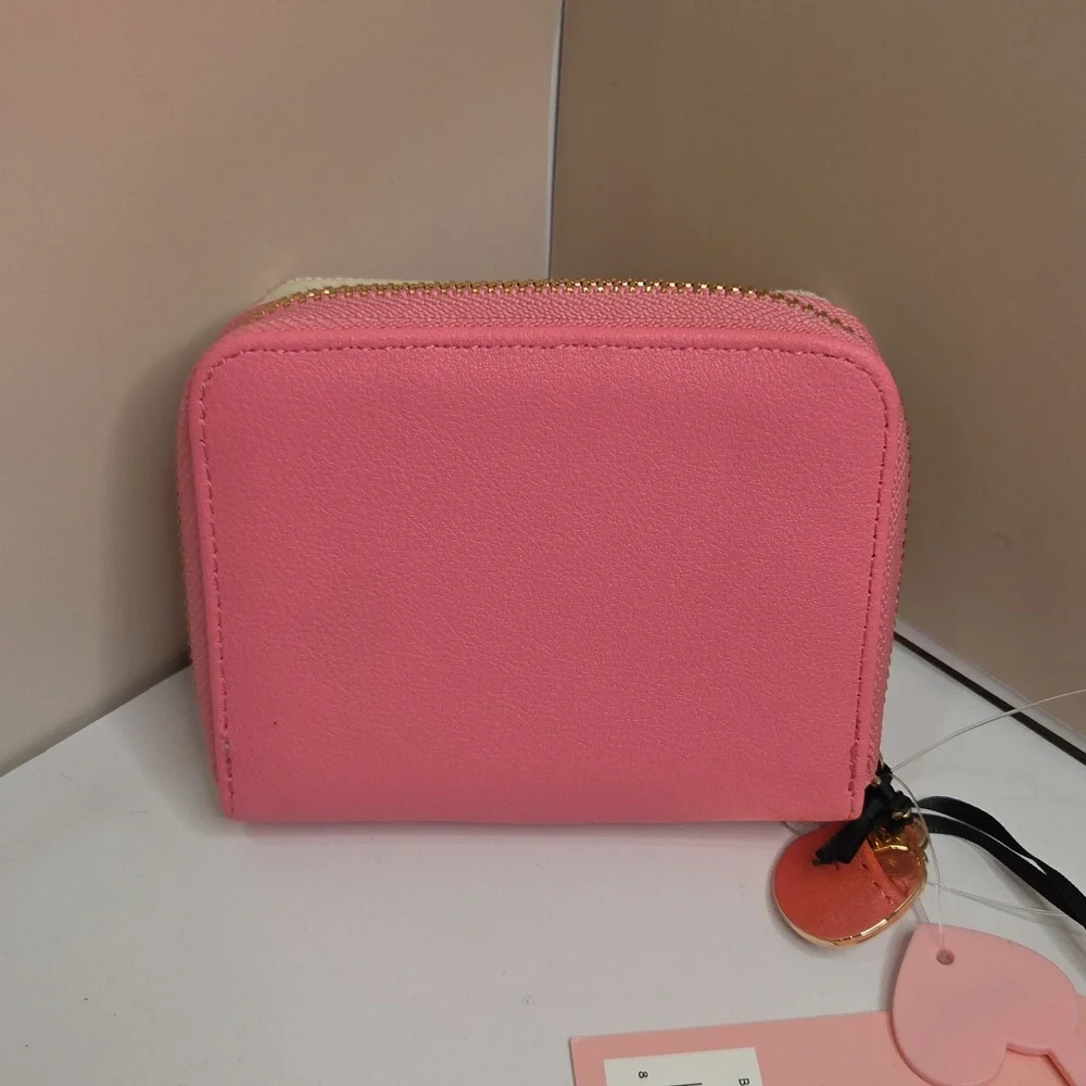 ❤️🔹️Juicy Couture 🔹️Pink Embroidered Sweet berry Zip Wallet Wallet